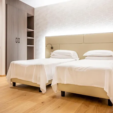 Al Pellegrino - Ristorante Pizzeria מלון 3*